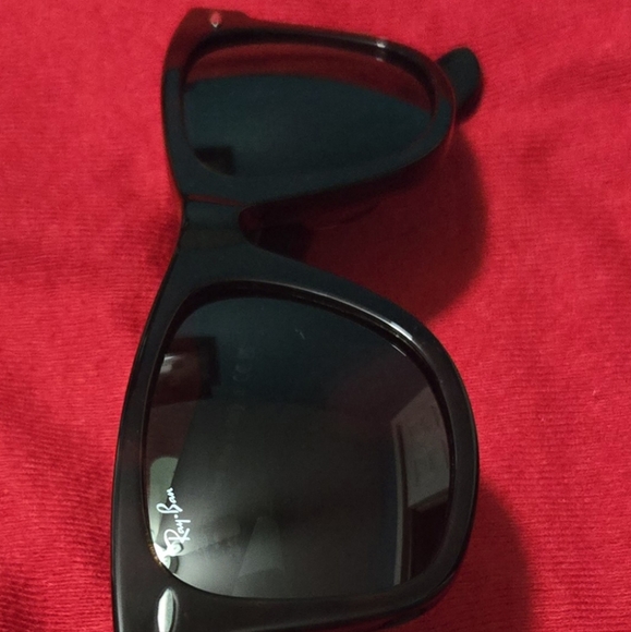 Authentic Ray-Ban Wayfarer Black Frame Sunglasses No Box - Picture 5 of 15
